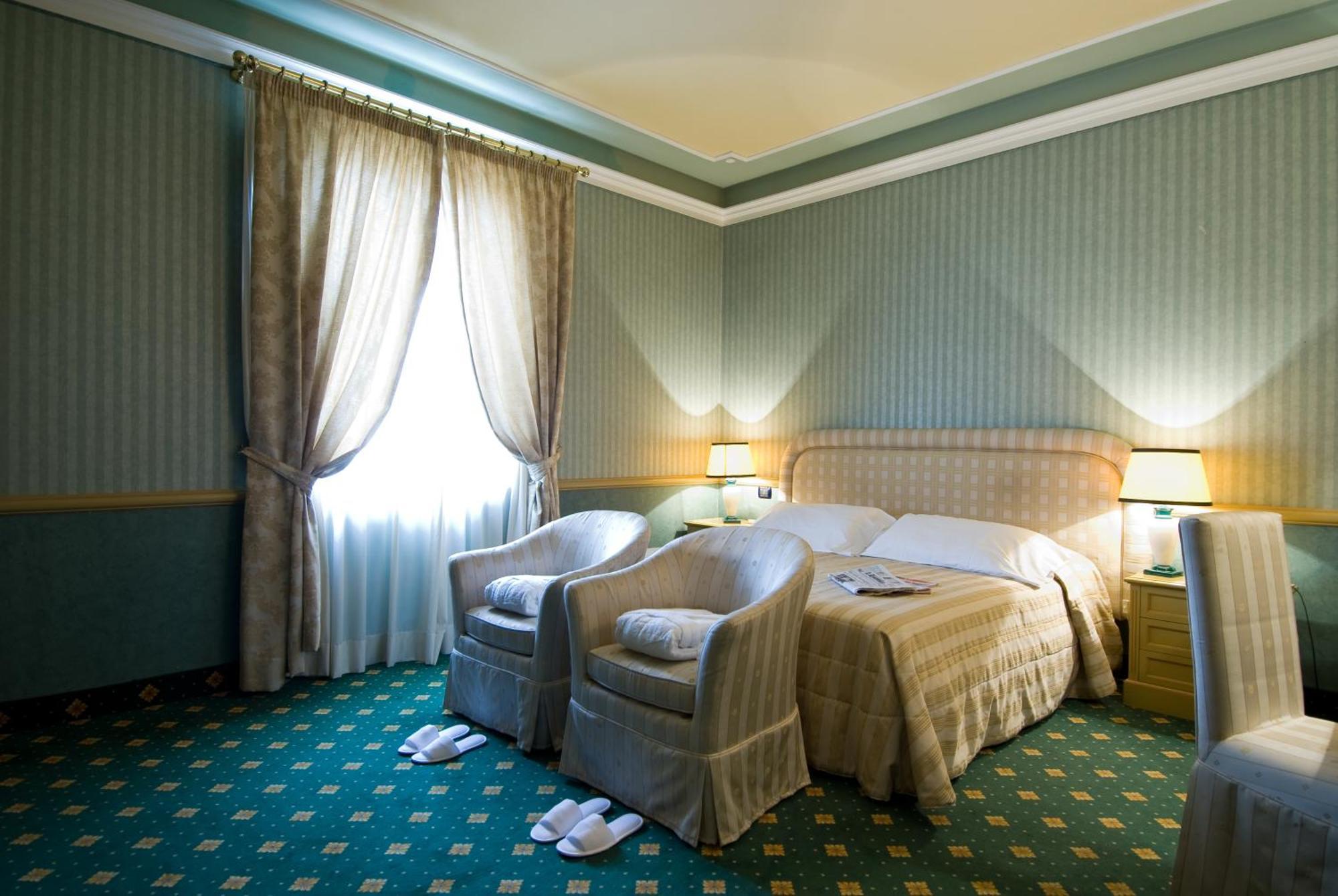 Hotel Grand Nizza Et Suisse 4*